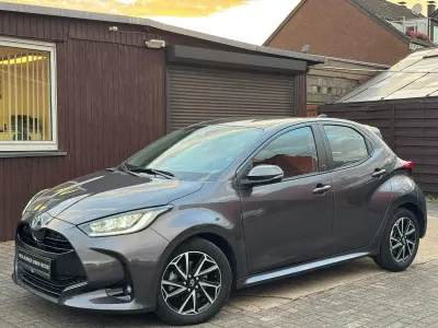 Gebraucht Toyota Yaris Hybrid Team 116 PS (85 kW) 2022 Grau Kleinwagen