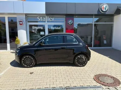 Gebraucht Fiat 500e La Prima 86 kW (118 PS) 2022 Onyx schwarz Cabrio