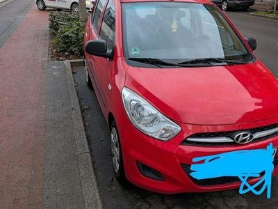 Gebraucht Hyundai i10 69 PS (50 kW) 2012 Rot Kleinwagen
