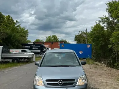 Gebraucht Opel Meriva 101 PS (74 kW) 2003 Silber Van / Kleinbus