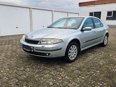 Grau Gebraucht 2001 Renault Laguna II Initiale Limousine | 1.300 € (Superpreis)