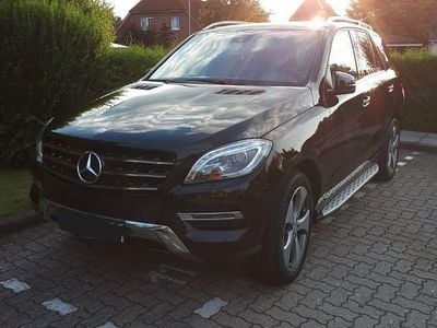 Schwarz Gebraucht 2014 Mercedes ML350 SUV | 24.900 € (Fairer Preis)