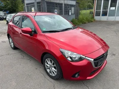 Gebraucht Mazda 2 Exclusive-Line 90 PS (66 kW) 2016 Rot Kleinwagen