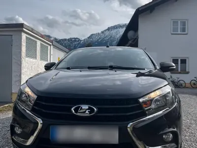 Gebraucht Lada Vesta 106 PS (77 kW) 2017 Limousine