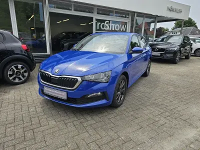 Gebraucht Skoda Scala Cool Plus 95 PS (69 kW) 2023 Blau Kleinwagen