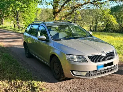 Gebraucht Skoda Octavia 105 PS (77 kW) 2014 Grau Kombi
