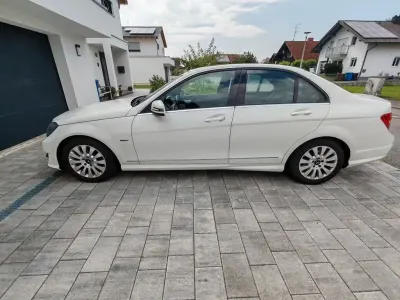 Gebraucht Mercedes C200 Avantgarde 184 PS (135 kW) 2012 Weiß Limousine