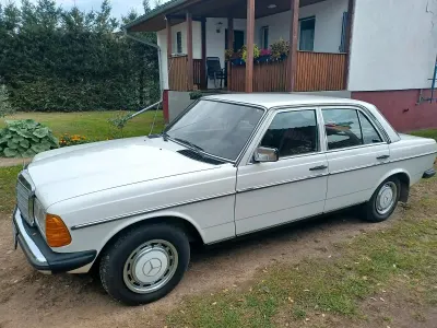 Gebraucht Mercedes 300 88 PS (64 kW) 1979 Weiß Limousine