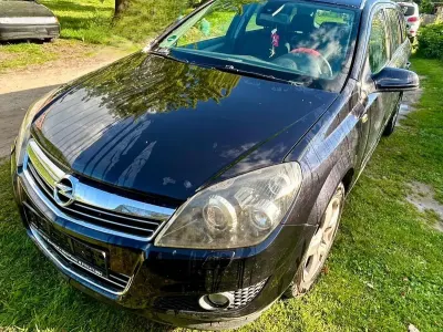 Używany Opel Astra 119 KM (87 kW) 2007 Czarny Kombi