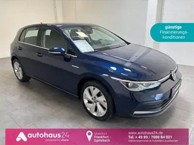 Gebraucht VW Golf VIII Style 131 PS (96 kW) 2022 Blau Limousine