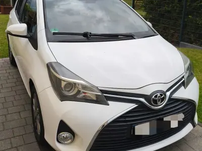 Gebraucht Toyota Yaris Comfort 69 PS (50 kW) 2015 Weiß Kleinwagen