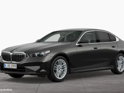 Gebraucht BMW 520 Sport Line 197 PS (144 kW) 2024 Grau Limousine