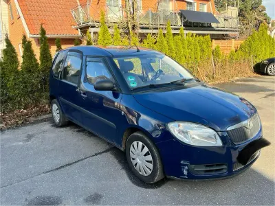 Używany Skoda Roomster 70 KM (51 kW) 2009 Niebieski Minivan