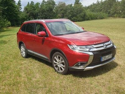 Second-hand Mitsubishi Outlander 150 CP (110 kW) 2016 Roșu SUV