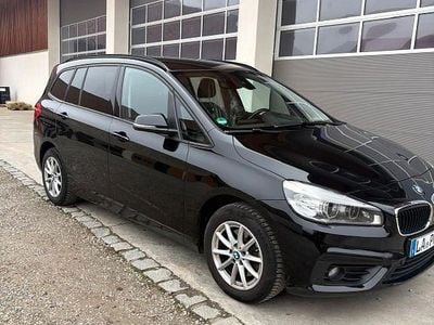 Schwarz Gebraucht 2016 BMW 218 Gran Tourer Sport Line Van / Kleinbus | 11.500 € (Fairer Preis)