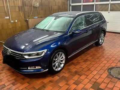 Gebraucht VW Passat 190 PS (139 kW) 2019 Blau Kombi