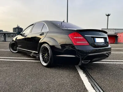 Gebraucht Mercedes S500 387 PS (284 kW) 2006 Schwarz Limousine