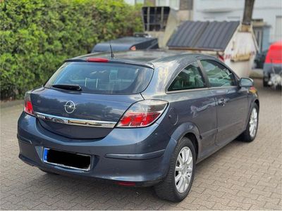 Opel Astra GTC