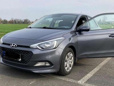 Gebraucht Hyundai i20 Trend 84 PS (61 kW) 2016 Grau Limousine