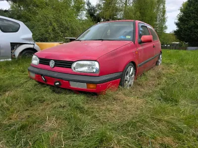Używany VW Golf 90 KM (66 kW) 1992 Czerwony Coupe