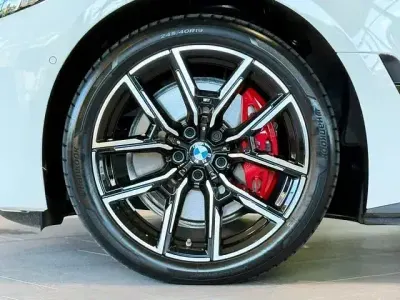 Gebraucht BMW i4 M Sport 210 kW (286 PS) 2025 Weiß Limousine