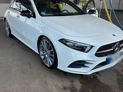 Gebraucht Mercedes A250 AMG line 225 PS (165 kW) 2018 Weiß Kleinwagen