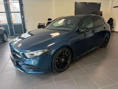 Gebraucht Mercedes A180 AMG line 116 PS (85 kW) 2021 Blau Limousine