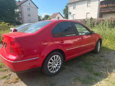 Gebraucht VW Bora Highline 116 PS (85 kW) 2003 Rot Limousine