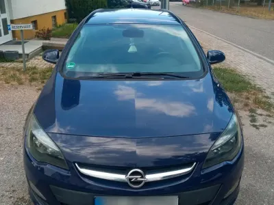 Gebraucht Opel Astra 140 PS (102 kW) 2015 Blau Kombi
