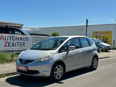 Gebraucht Honda Jazz Trend 90 PS (66 kW) 2010 Silber Kleinwagen