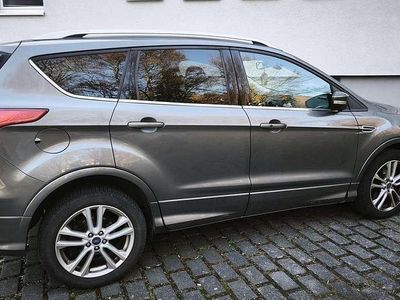Gebraucht Ford Kuga Titanium 140 PS (102 kW) 2014 Grau SUV