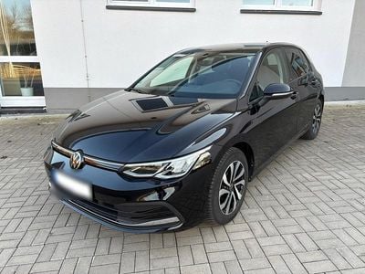 Gebraucht VW Golf VII Active 150 PS (110 kW) 2021 Schwarz Kleinwagen