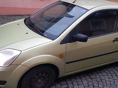 Second-hand Ford Fiesta 75 CP (55 kW) 2005 Galben Hatchback