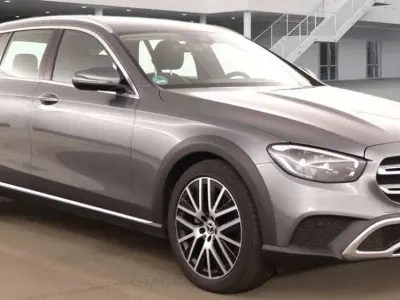 Gebraucht Mercedes E220 All-Terrain 200 PS (147 kW) 2022 Selenitgrau Kombi