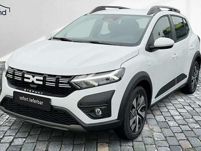 Weiss / arktisweiss Neu 2025 Dacia Sandero Expression SUV | 17.970 €
