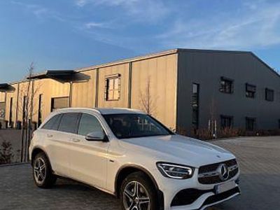 Gebraucht Mercedes GLC300e AMG line 320 PS (235 kW) 2020 Weiß SUV