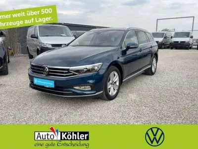 Usata VW Passat Elegance 200 CV (147 kW) 2023 Blu Station wagon
