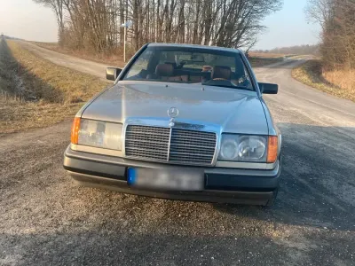Gebraucht Mercedes 230 136 PS (100 kW) 1987 Coupé