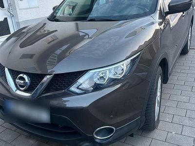Gebraucht Nissan Qashqai 131 PS (96 kW) 2015 Braun SUV