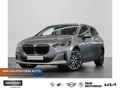 Gebraucht BMW 225 Active Tourer Sport Line 245 PS (180 kW) 2023 Skyscraper grau Van / Kleinbus