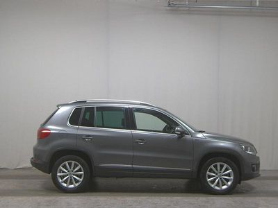 Grau Gebraucht 2015 VW Tiguan LOUNGE SUV | 9.650 € (Superpreis)