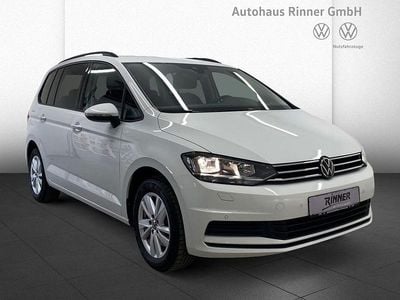 Second-hand VW Touran Comfortline 150 CP (110 kW) 2025 Alb Monovolum