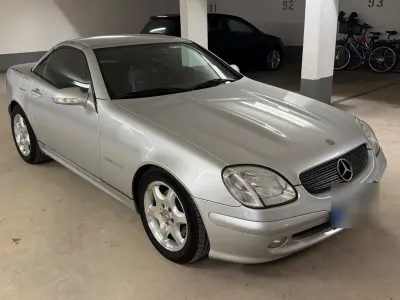 Gebraucht Mercedes SLK230 197 PS (144 kW) 2001 Silber Cabrio