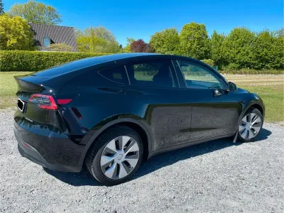 Occasion Tesla Model Y Long Range AWD 378 kW (514 PK) 2024 Zwart SUV
