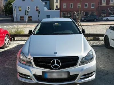 Gebraucht Mercedes C180 156 PS (114 kW) 2013 Silber Coupé