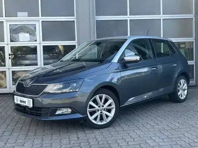 Gebraucht Skoda Fabia Ambition 90 PS (66 kW) 2015 Grau Limousine