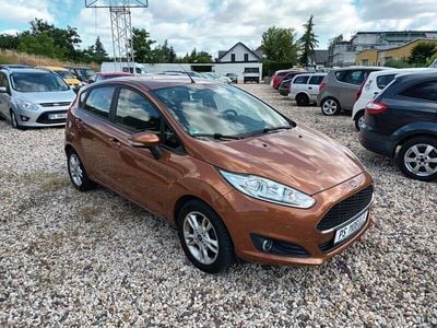 Gebraucht Ford Fiesta Celebration 80 PS (58 kW) 2016 Braun Kleinwagen