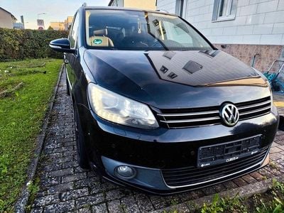 Schwarz Gebraucht 2010 VW Touran Comfortline Van / Kleinbus | 5.750 € (Fairer Preis)