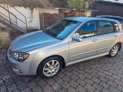 Gebraucht Kia Cerato LX 105 PS (77 kW) 2006 Silber Limousine