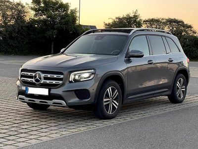 Mercedes GLB220